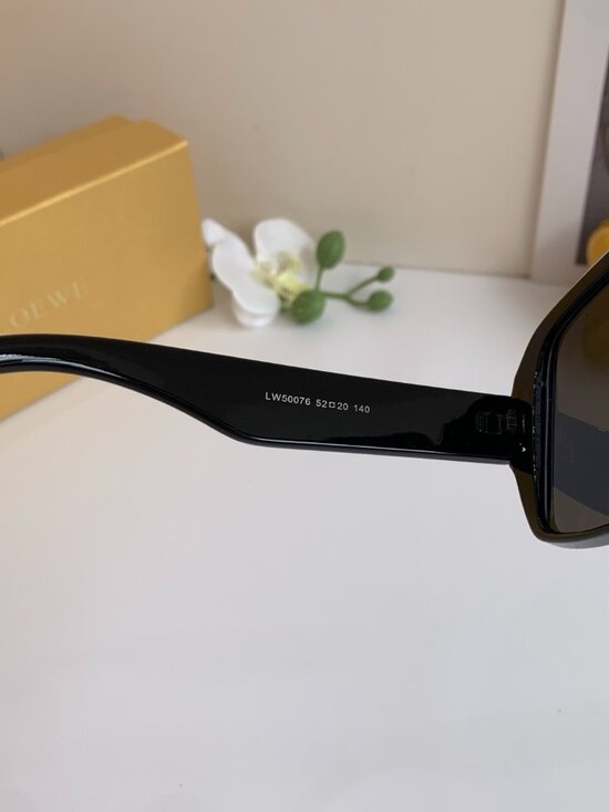 ✅NWT Authentic Loewe Sunglasses main image 8